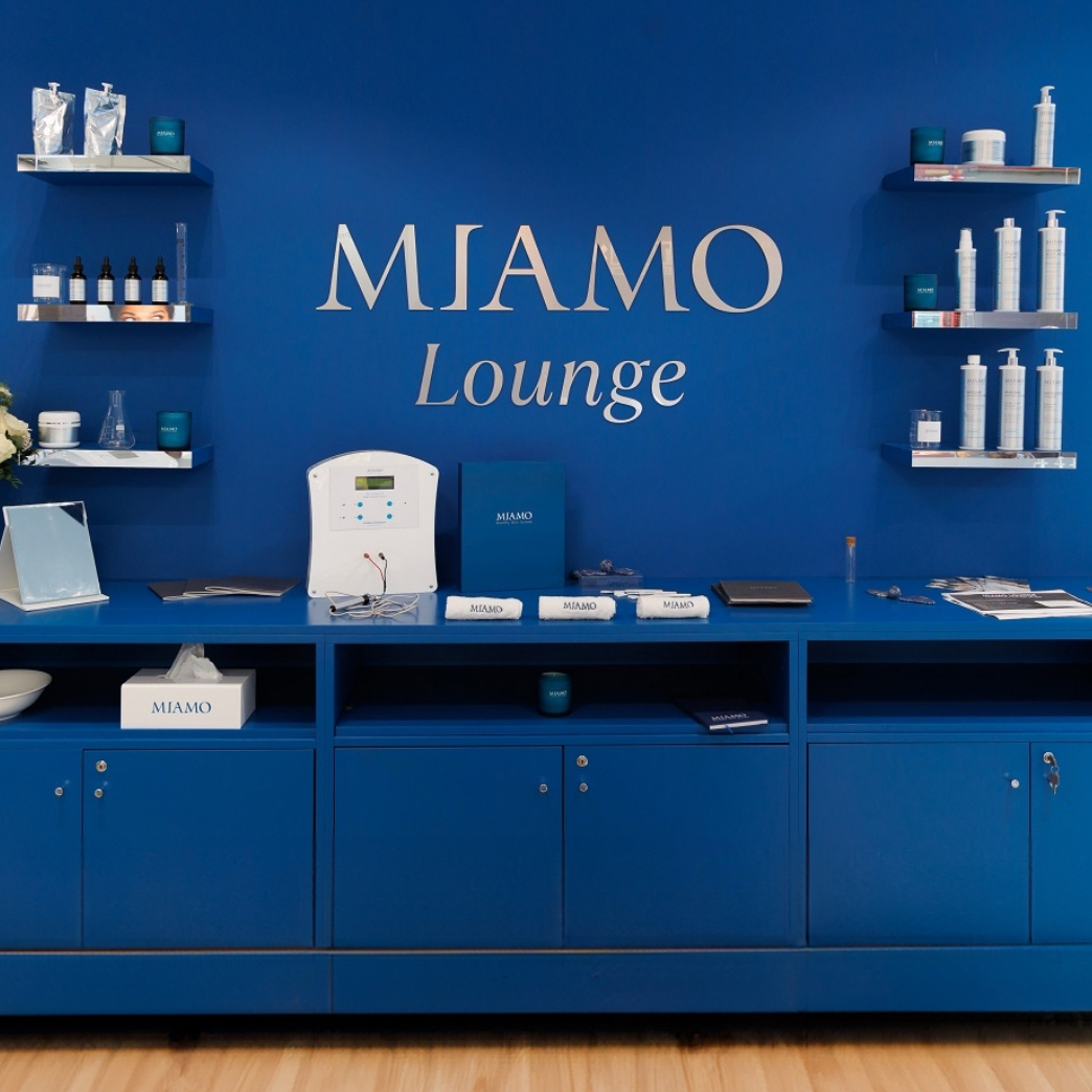 Miamo Lounge: Trattamenti Estetici Avanzati in Farmacia De Lucca