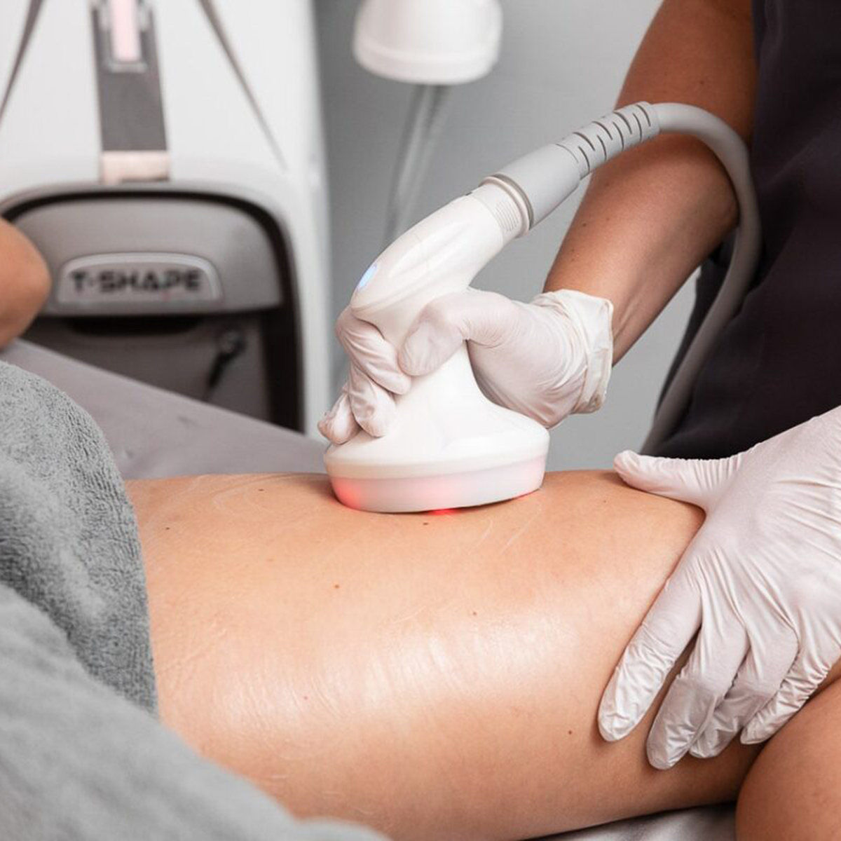 Rimodella la silhouette con T-Shape in Farmacia De Lucca: come funziona e benefici